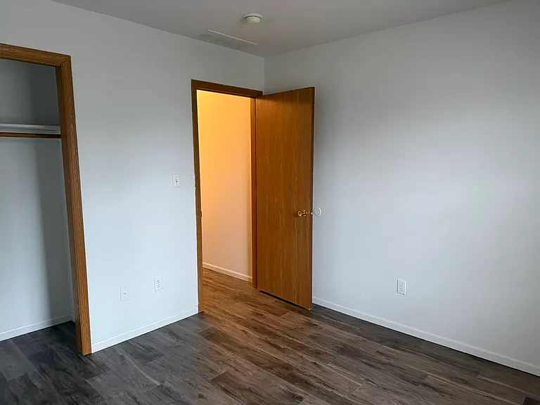 309 Alan St — Photo 5