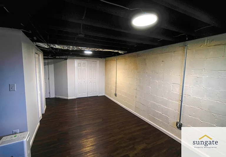 217 W Edgevale Rd — Photo 32
