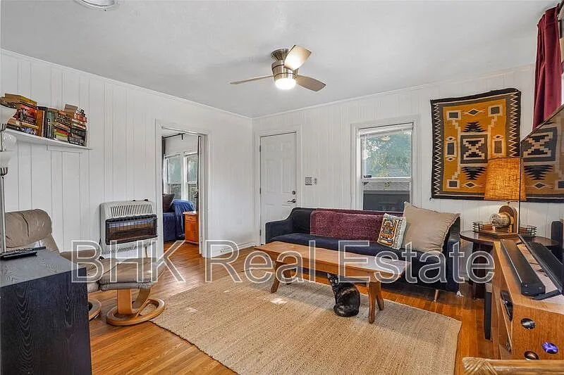 1 bed, 1.0 bath, 596 sqft, $1,390 — Photo 2