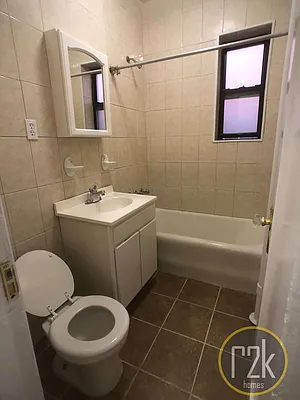 Rented by Realty 2000 Corp | media 31