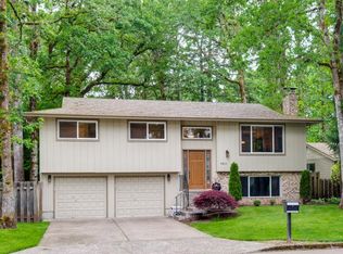 6811 Oakridge Dr, Gladstone, OR 97027