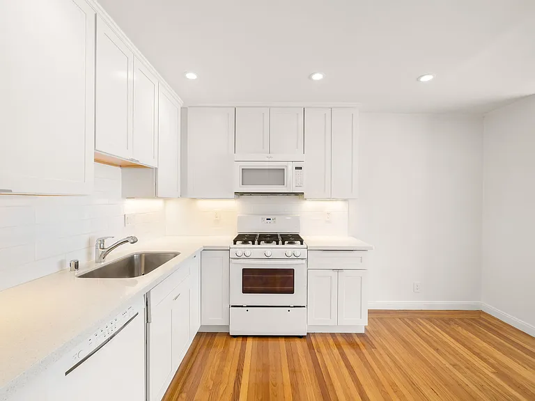 4441 Balboa St #2 — Photo 15