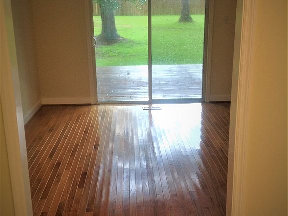 3rd image of 599 Smithbriar Dr