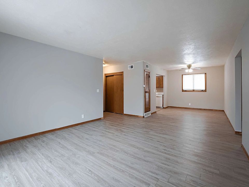 1st image of 2526 S 60th St APT 14
