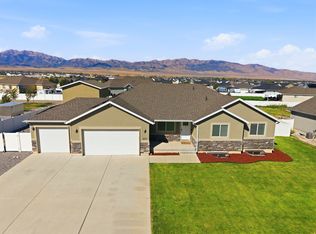 664 S Saddle Rd, Grantsville, UT 84029