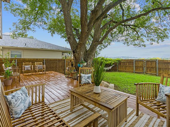 5th image of 137 Karen Hill Pl