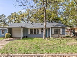 1904 Mockingbird Rd, Bryan, TX 77803