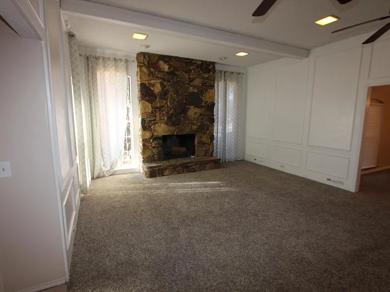 3504 Hilltop Ln — Photo 2