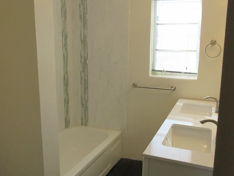 113 W Pierson St — Photo 6