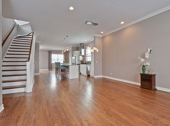4th image of 5813 W Warwick Ave