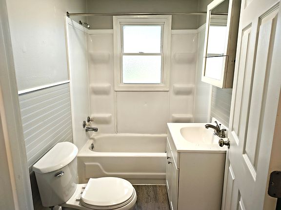 5th image of 2220 Indiana Ave