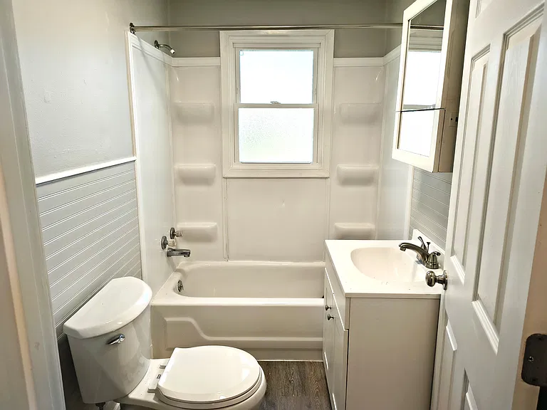 2220 Indiana Ave — Photo 5