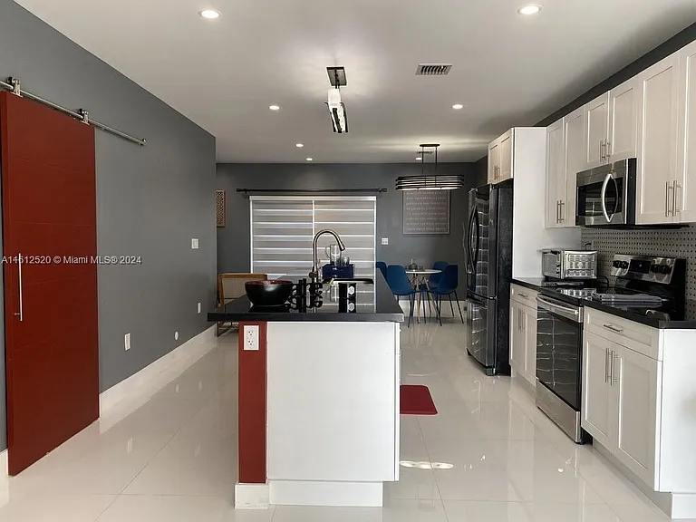 3445 SW 14th St #3445 — Photo 44
