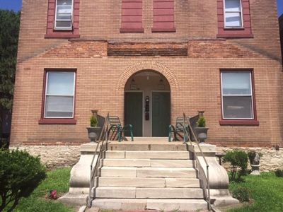 719 N 2nd St, Saint Charles, MO, 63301
