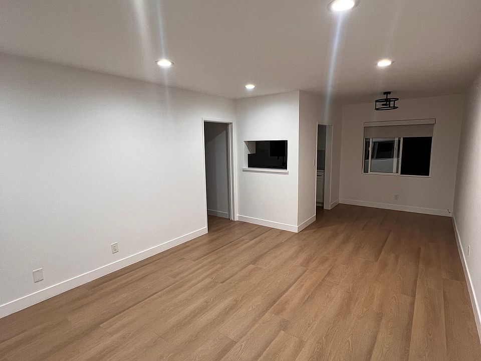 1st image of 938 15th St #A