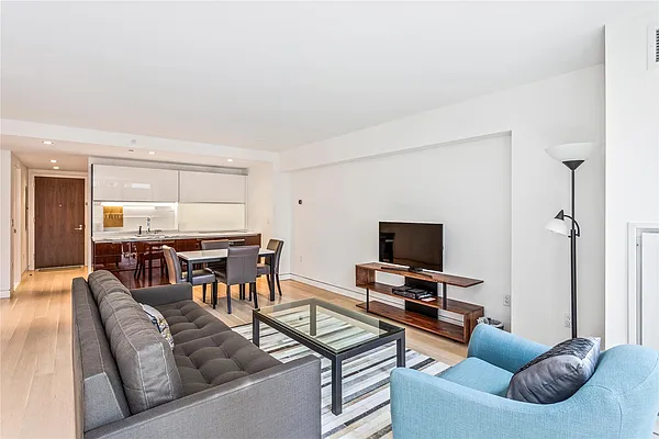 Rented by Douglas Elliman | media 14