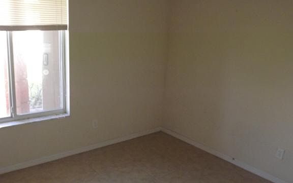 5th image of 2036 SW Newport Isles Blvd