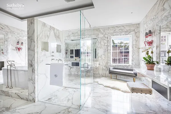 Sold by Sotheby's International Realty | media 14