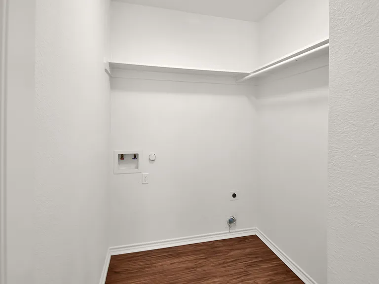 1102 Parkway Trl — Photo 11