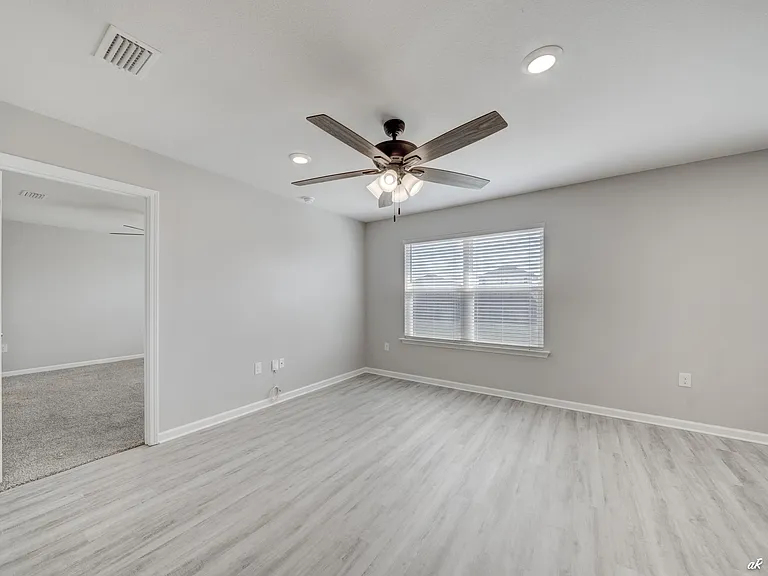 5028 Rivergrass Dr — Photo 15