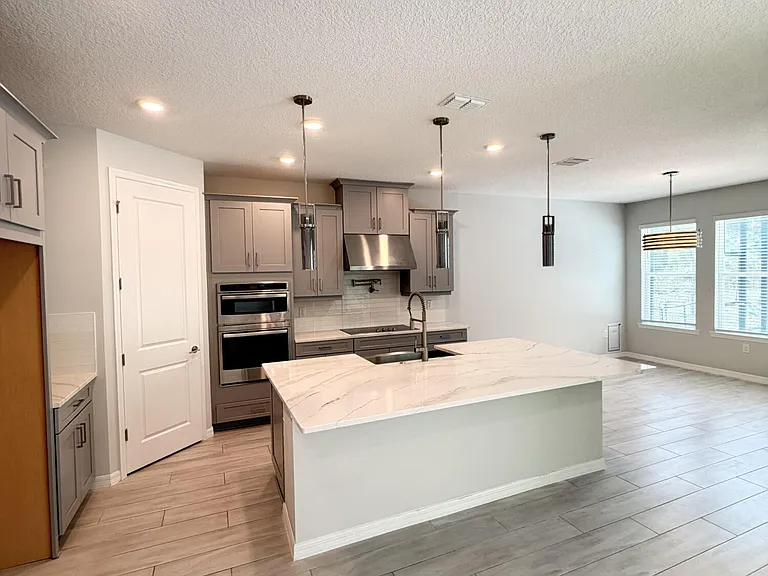 1352 Arklow Cir — Photo 8