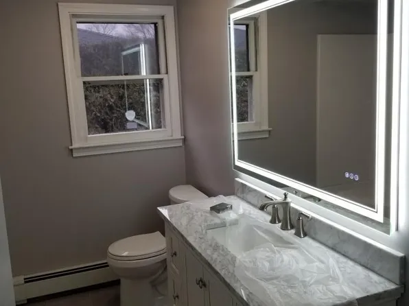 83 Phenix Ave, Cranston, RI 02920