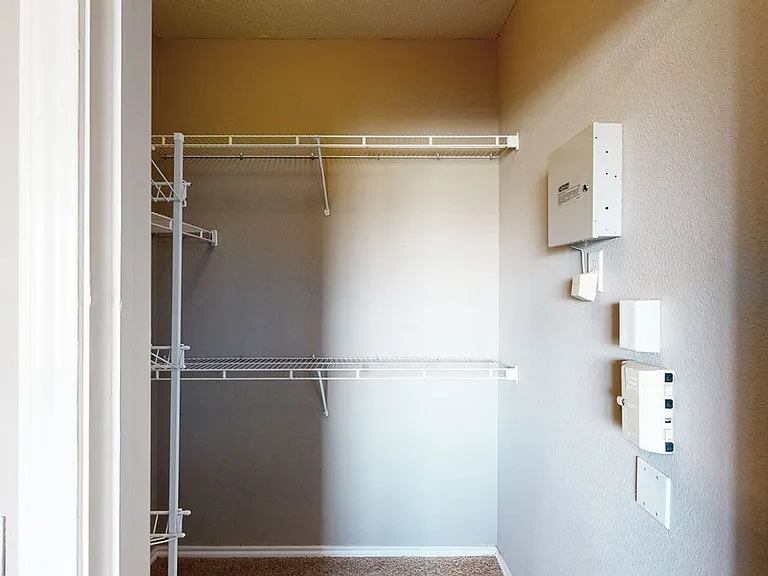 Stoneleigh on May Apartment Homes — Photo 11