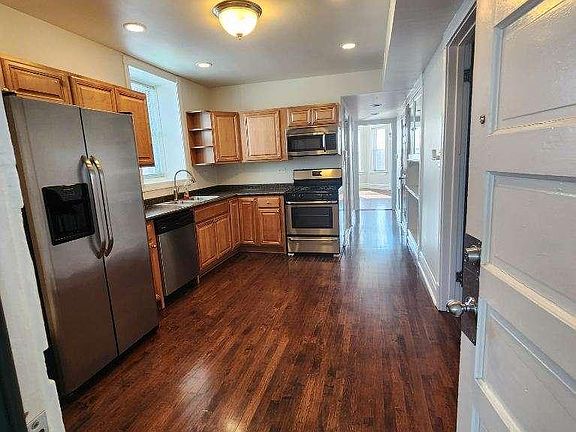 2nd image of 1637 N Karlov Ave #3