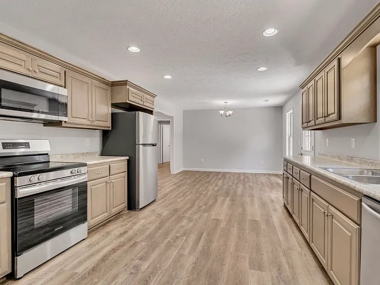 393 Flowertown Rd — Photo 3