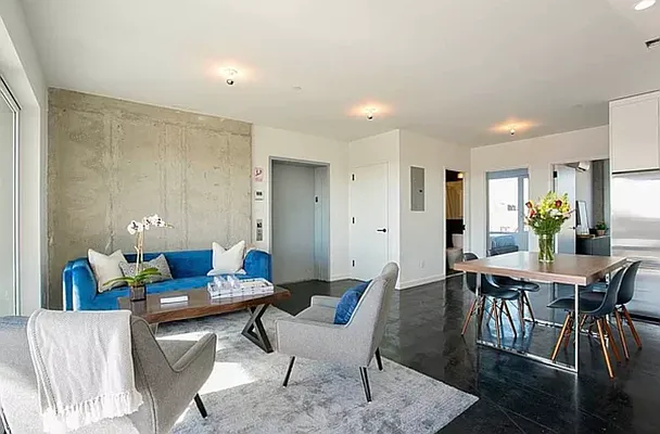 Rented by EXR | media 30