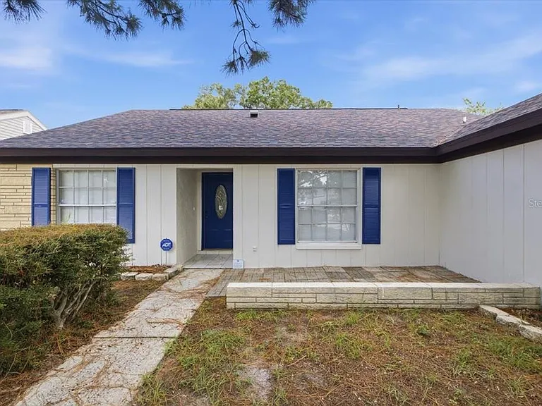 1901 Castle Bay Ct — Photo 1