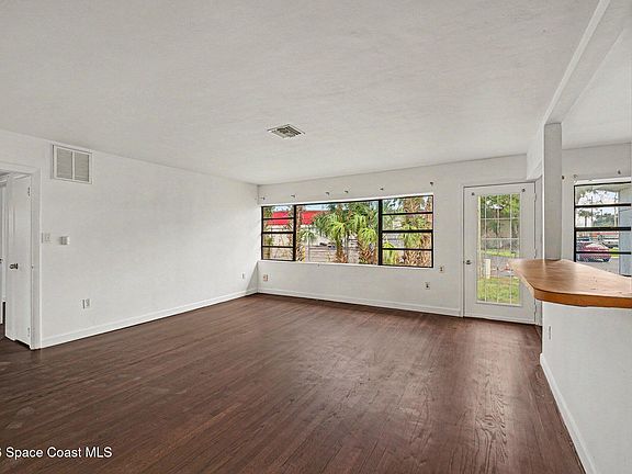 4th image of 1606 Terrace St