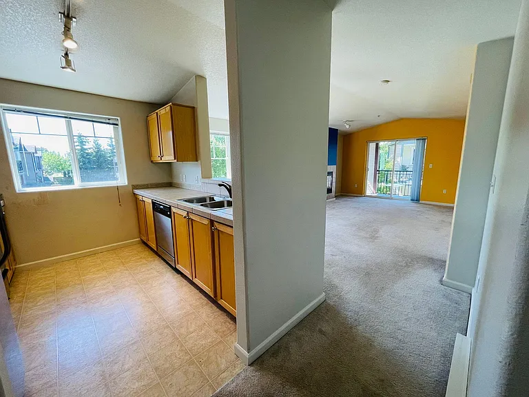 750 NW 185th Ave — Photo 17