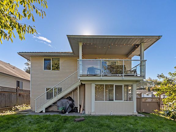 3rd image of 2287 Stafford Ave