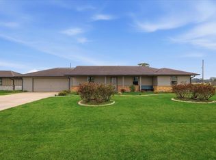 15219 Cliff St, Hamshire, TX 77622