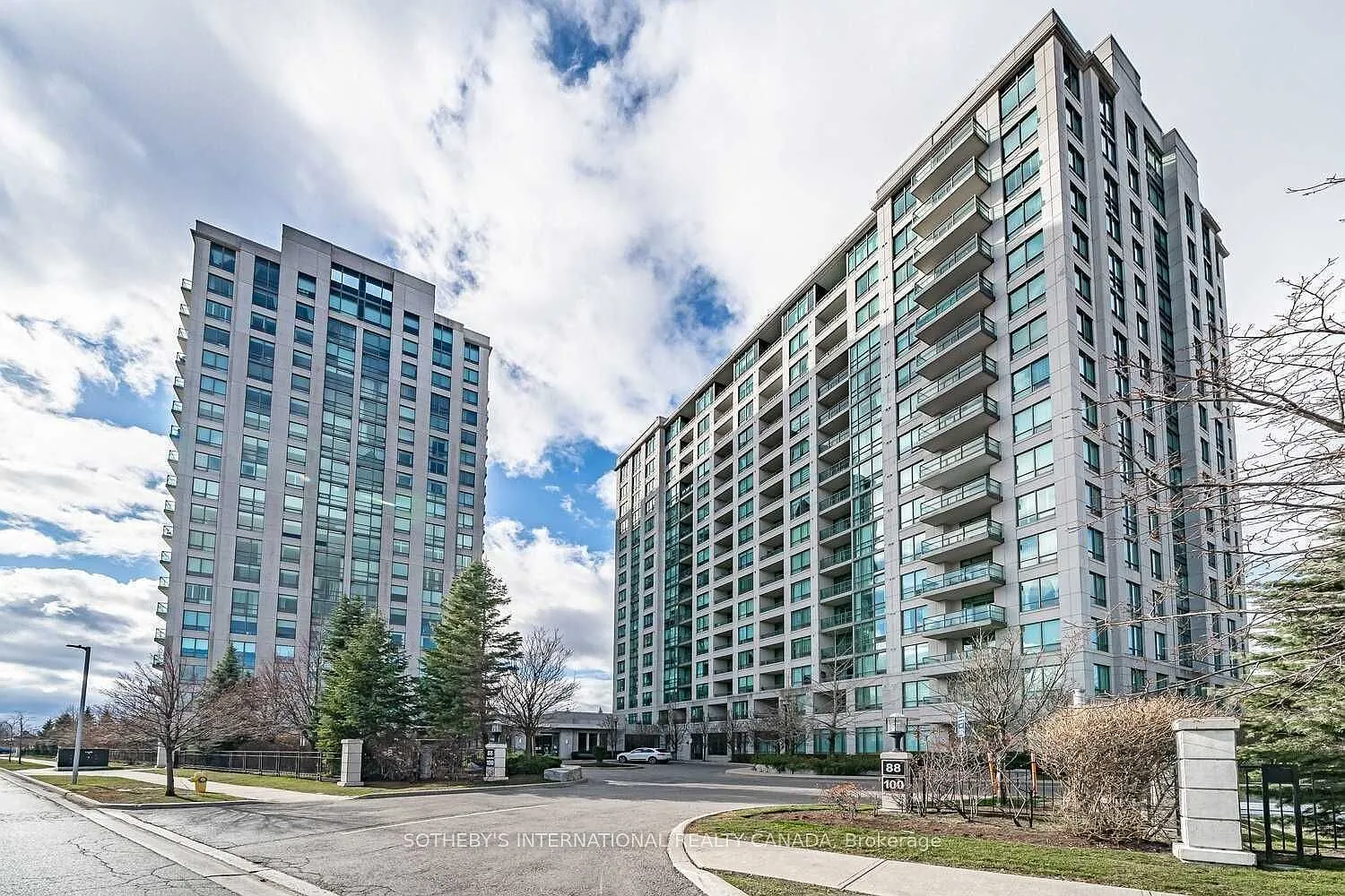 100 Promenade Cir — Photo 1