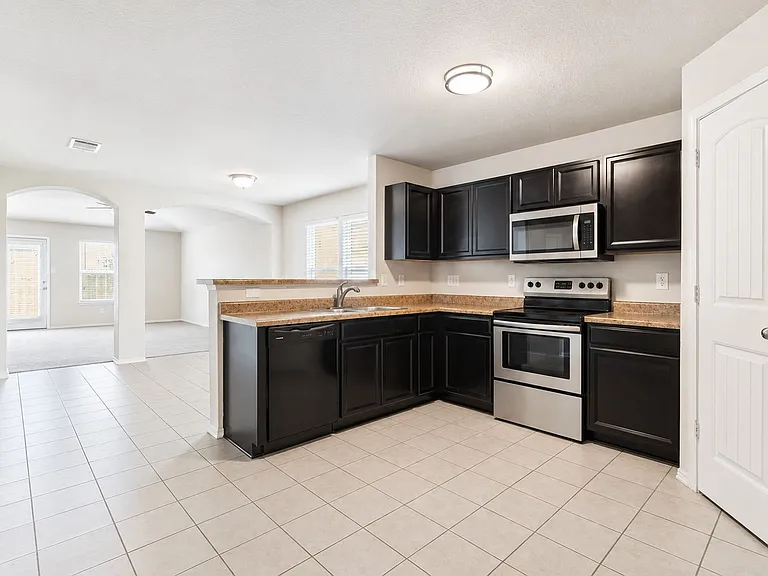1533 Redbridge Dr — Photo 6