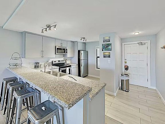 5th image of 400 Padre Blvd Unit 104
