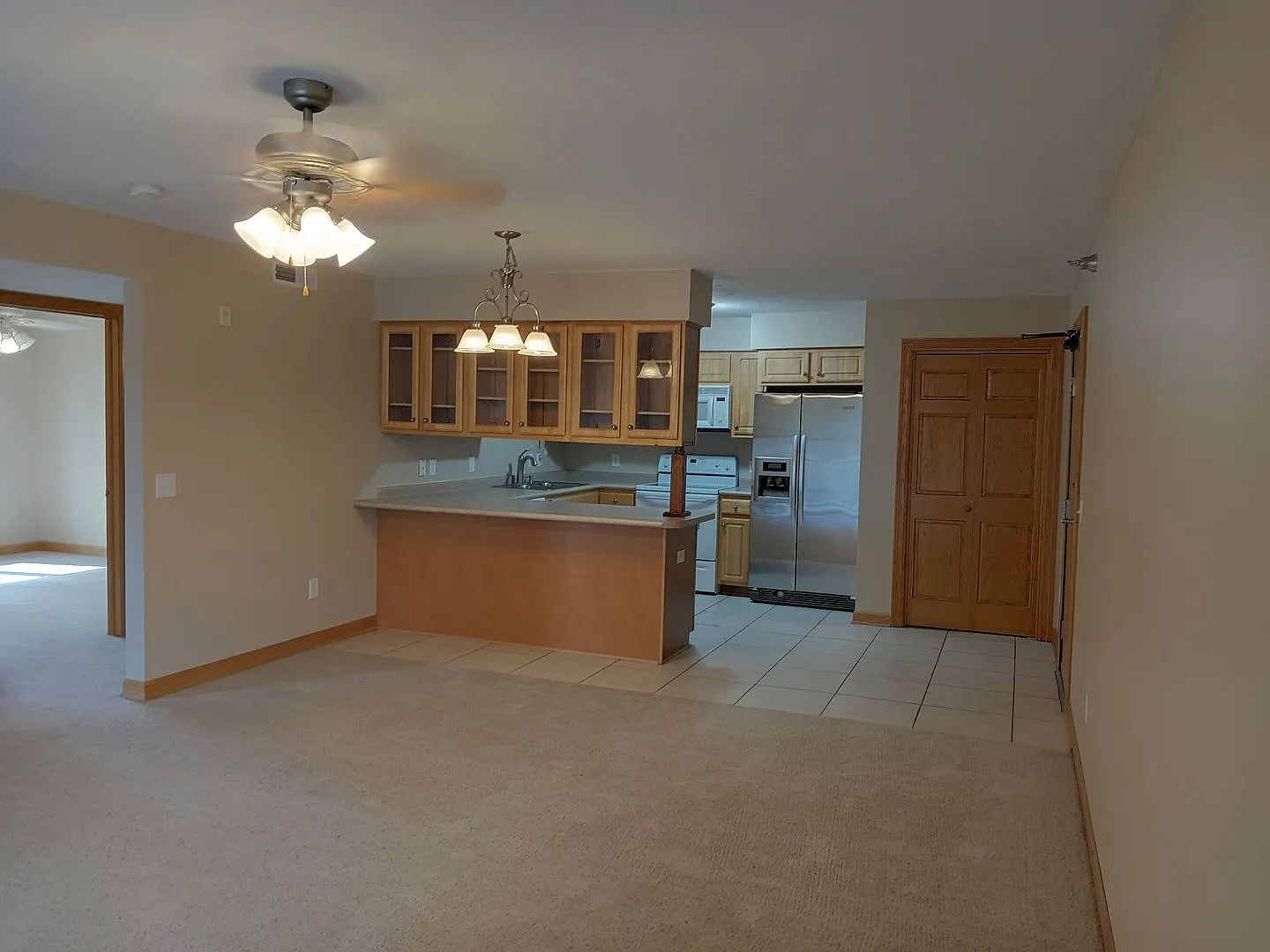 Shelly Rose Apartments — Photo 3