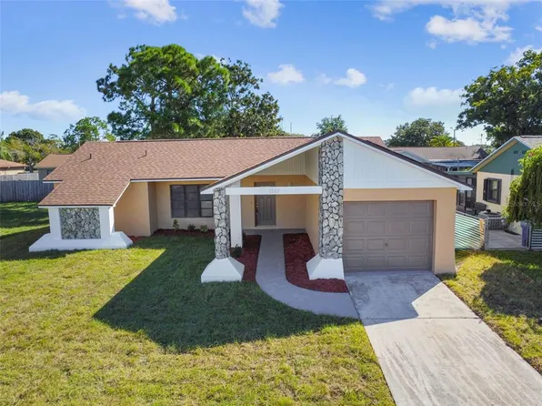 1202 Greenlea Dr, Holiday, FL 34691