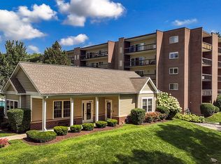 Main Line Berwyn Apartments, Berwyn, PA 19312