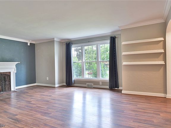 3rd image of 755 Golfview Ave