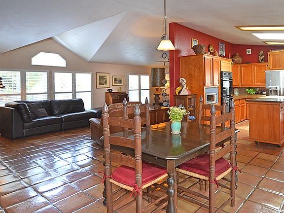 3rd image of 2705 Tierra Way