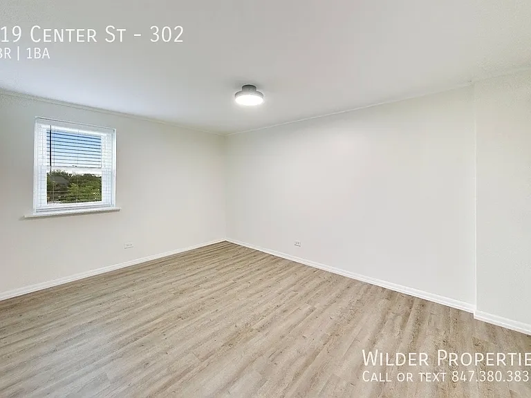 219 Center St #302 — Photo 8