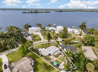 4464 E Riverside Dr, Fort Myers, FL 33905