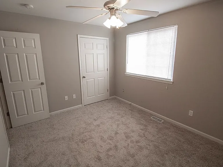 4014 Snowy Owl Dr — Photo 32
