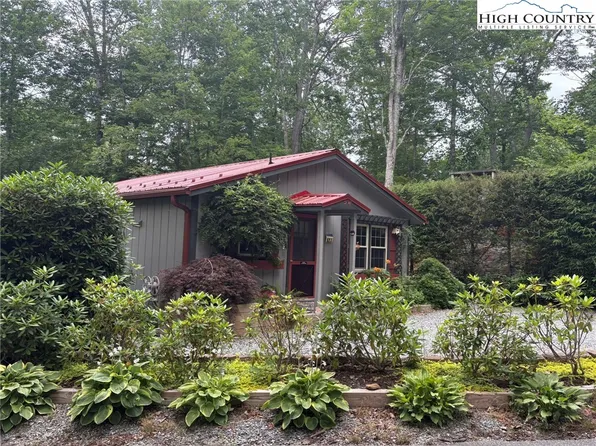 527 Windridge Road, Newland, NC 28657