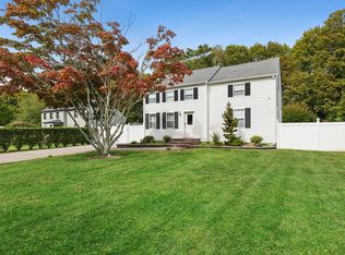 210 Bennet Rd, Greenport, NY 11944