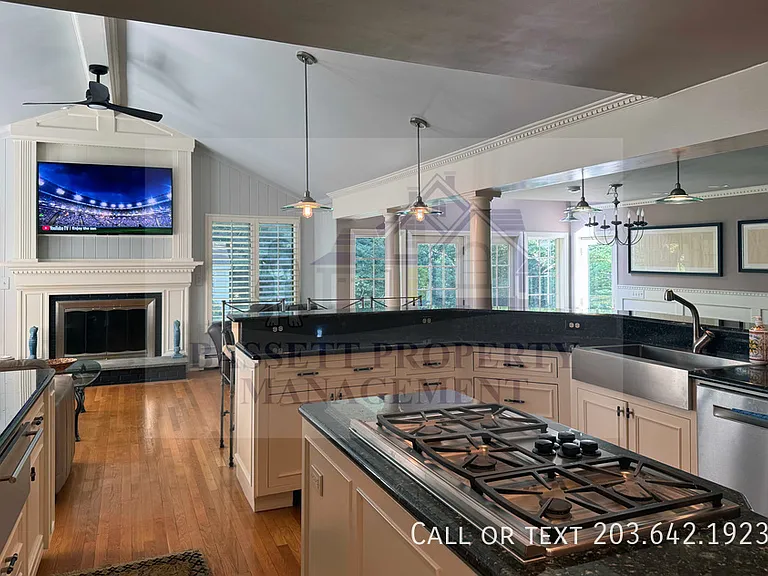 25 Glenbrook Dr — Photo 4
