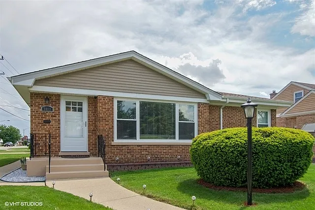 7013 W Monroe St photo 1